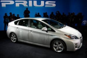 toyota-new-2010-prius-hybrid-photo-01