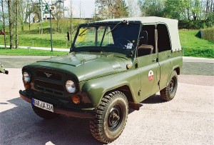 1200px-Uaz-469-1